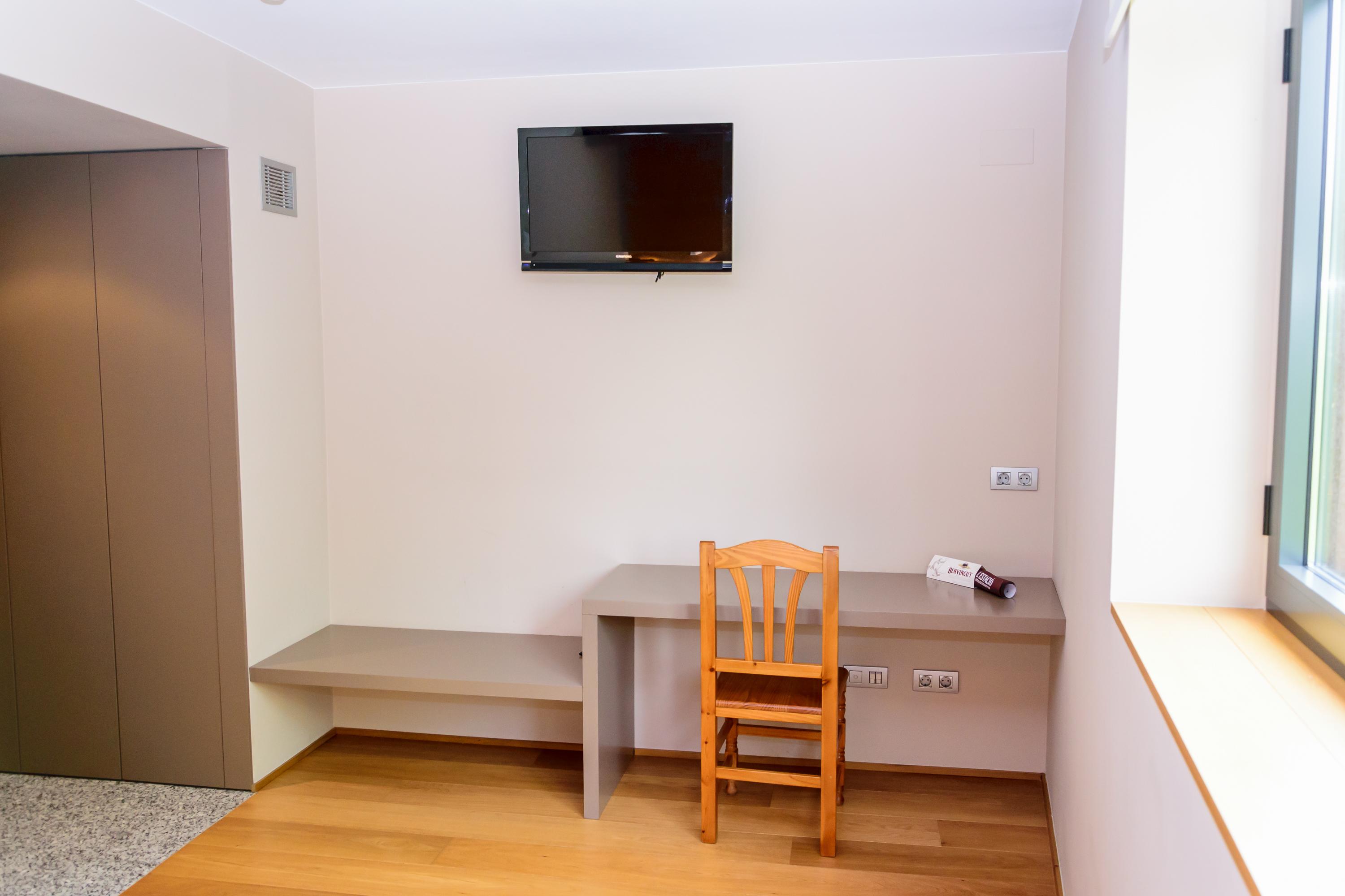 Hotel Estacio (Adults Only) Olot Buitenkant foto