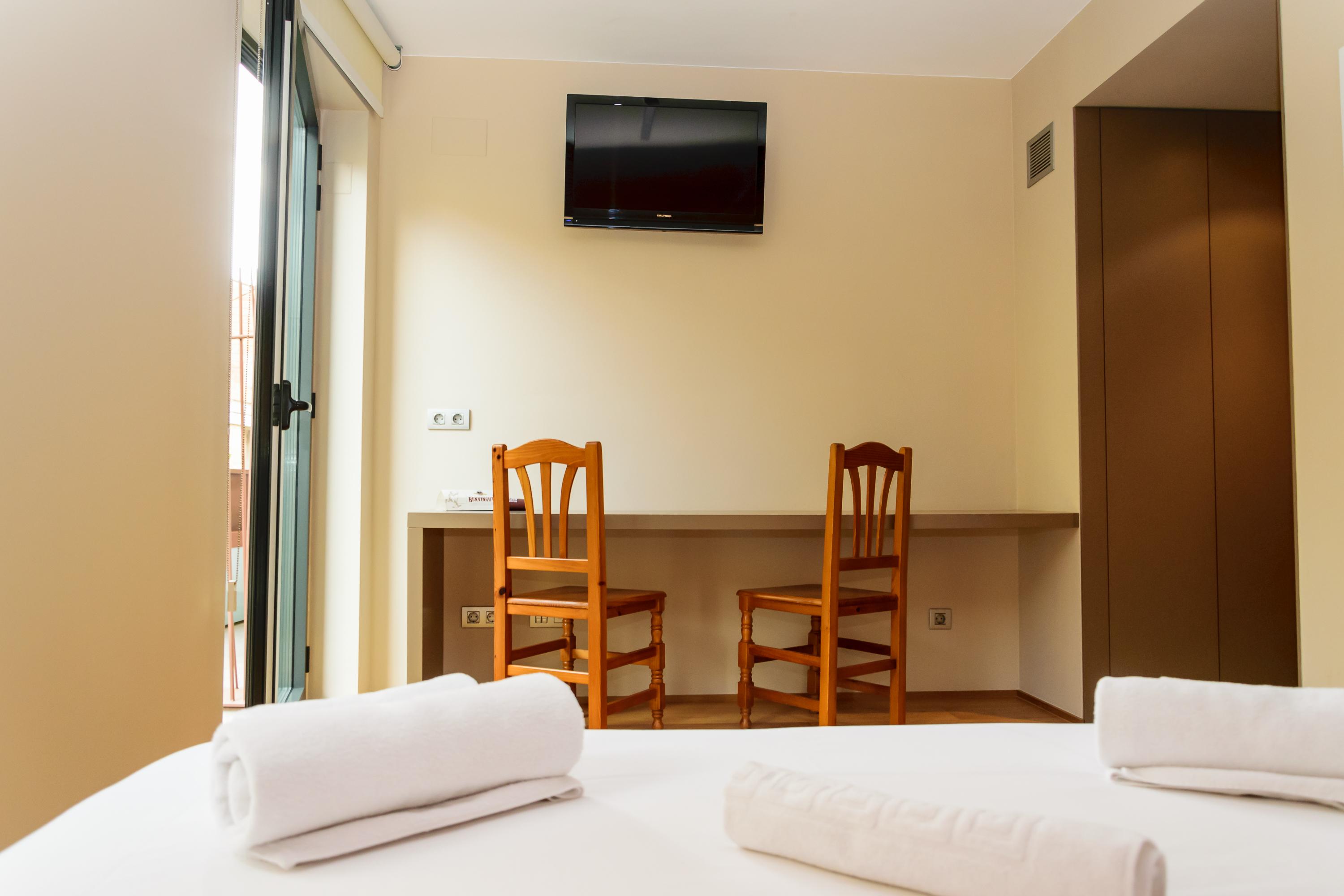 Hotel Estacio (Adults Only) Olot Buitenkant foto