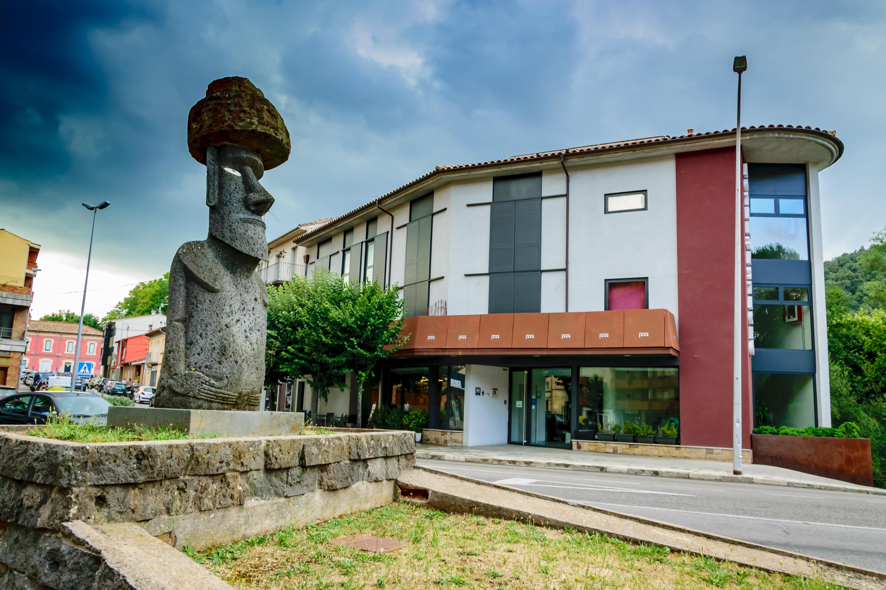 Hotel Estacio (Adults Only) Olot Buitenkant foto