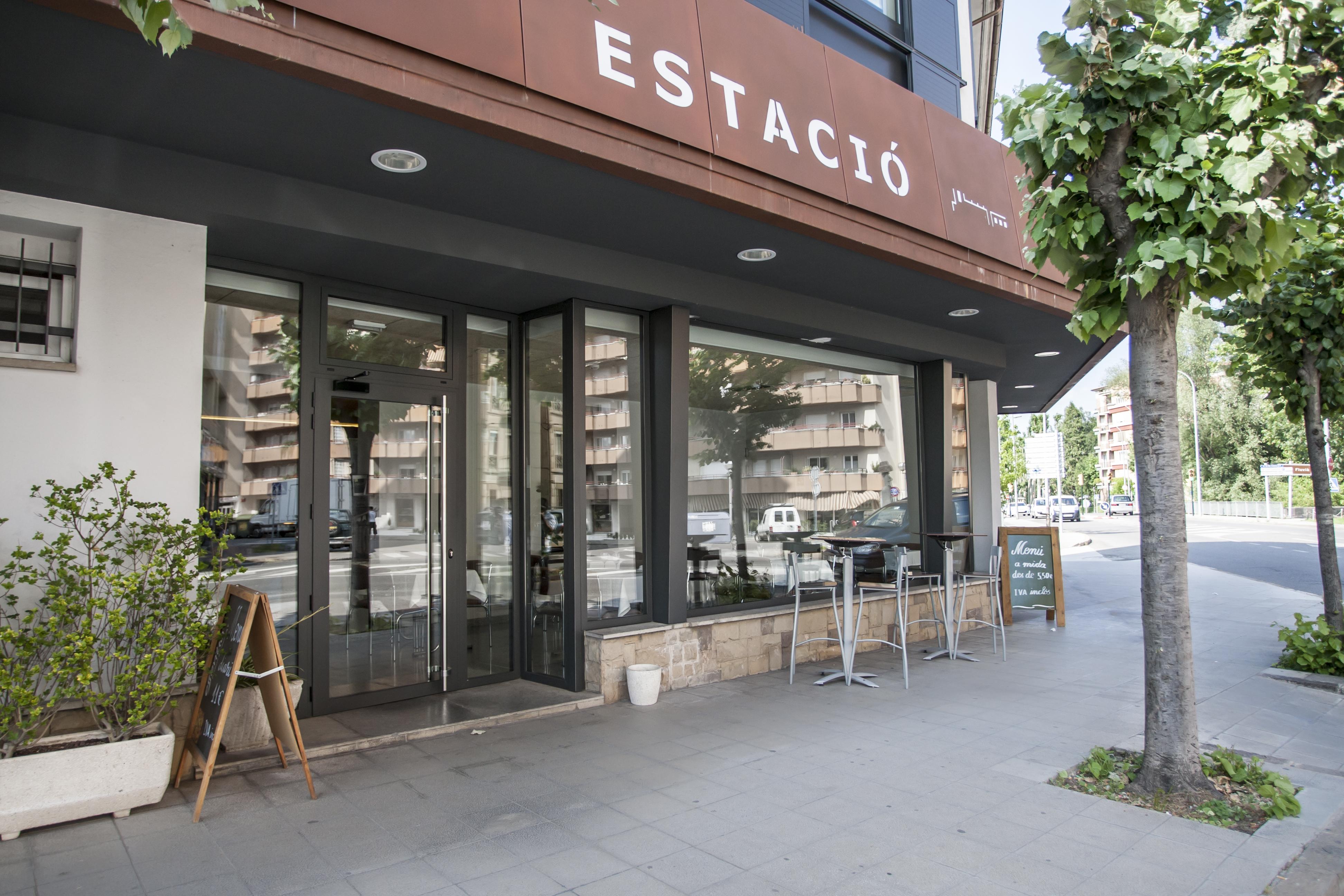 Hotel Estacio (Adults Only) Olot Buitenkant foto
